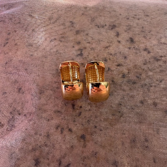 Quince Chunky Gold Hoop Earrings 14k Vermeil - Picture 6 of 12